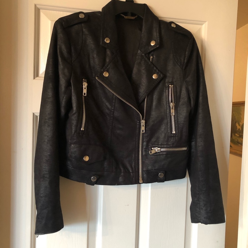 Black Jacket - Picture 4 of 8